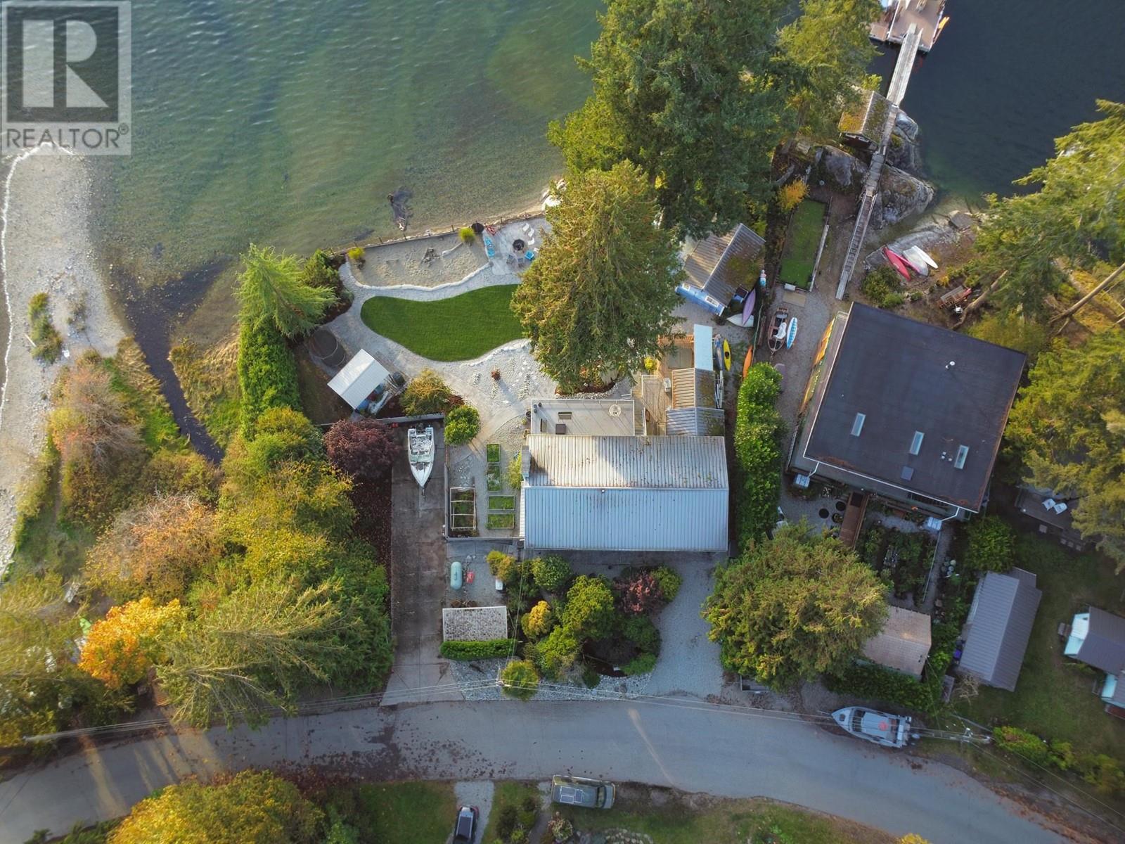 7629 SECHELT INLET ROAD, Sechelt