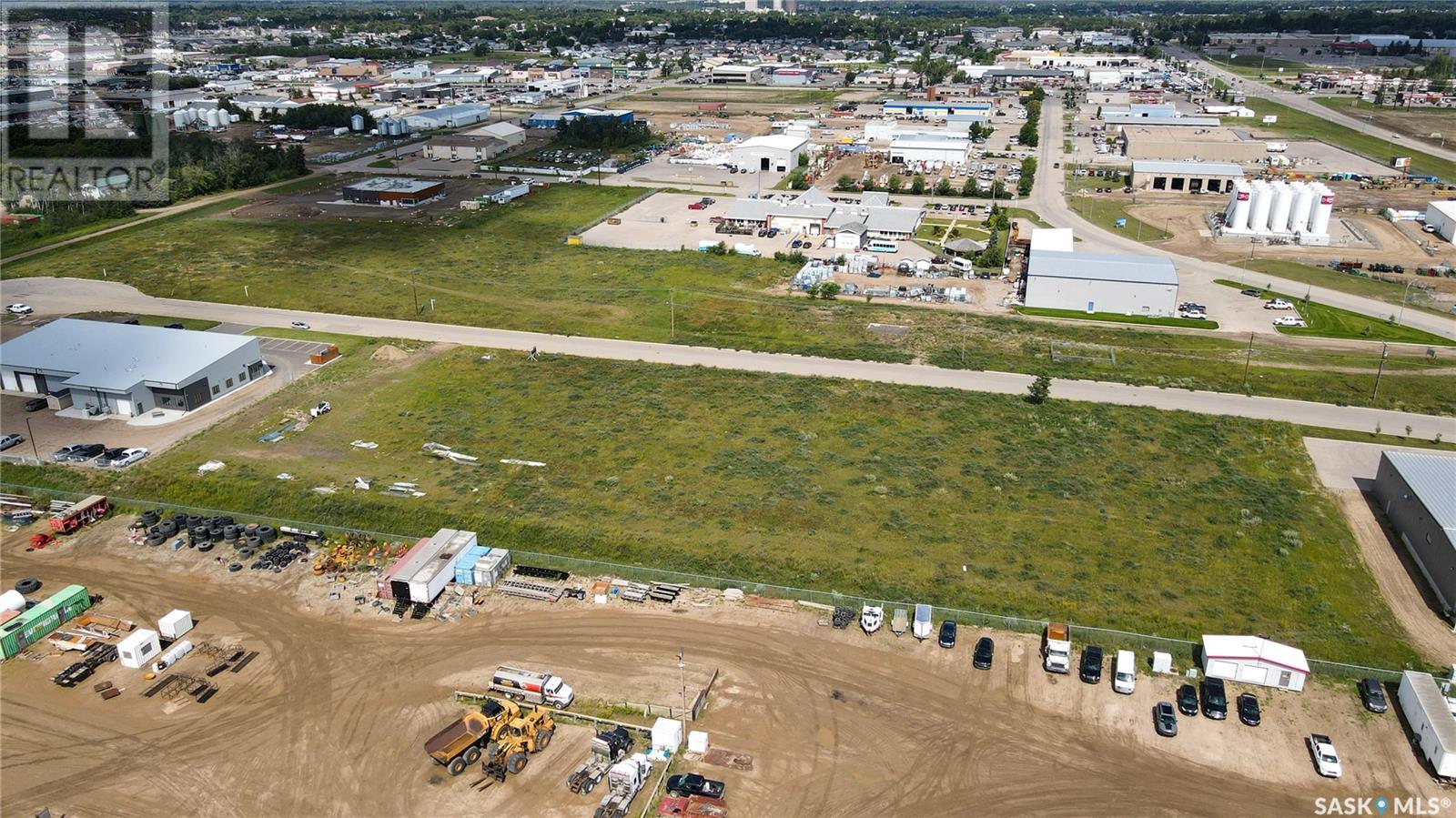 Photo 3 of 555 42nd Street E, Prince Albert SK