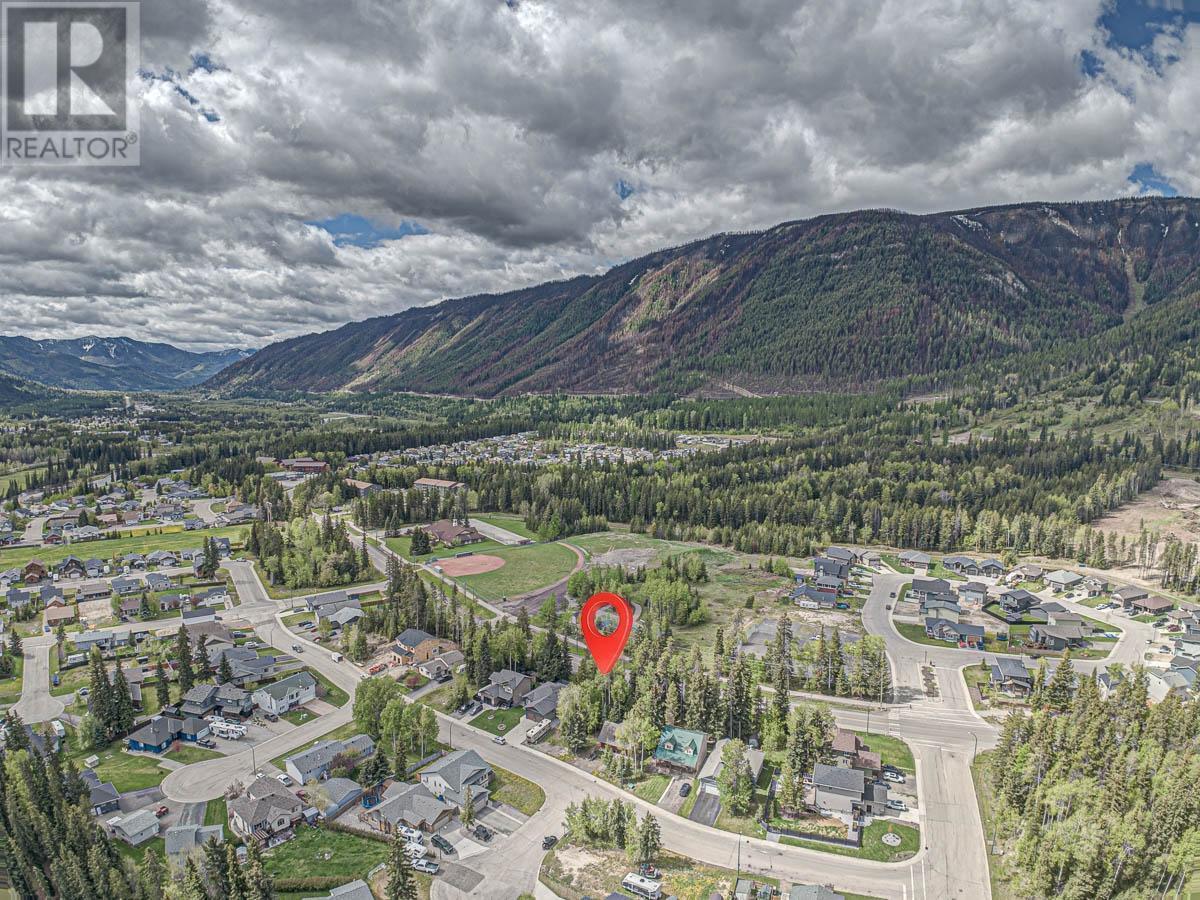 Photo 12 of 1323 Wildwood Drive, Sparwood BC