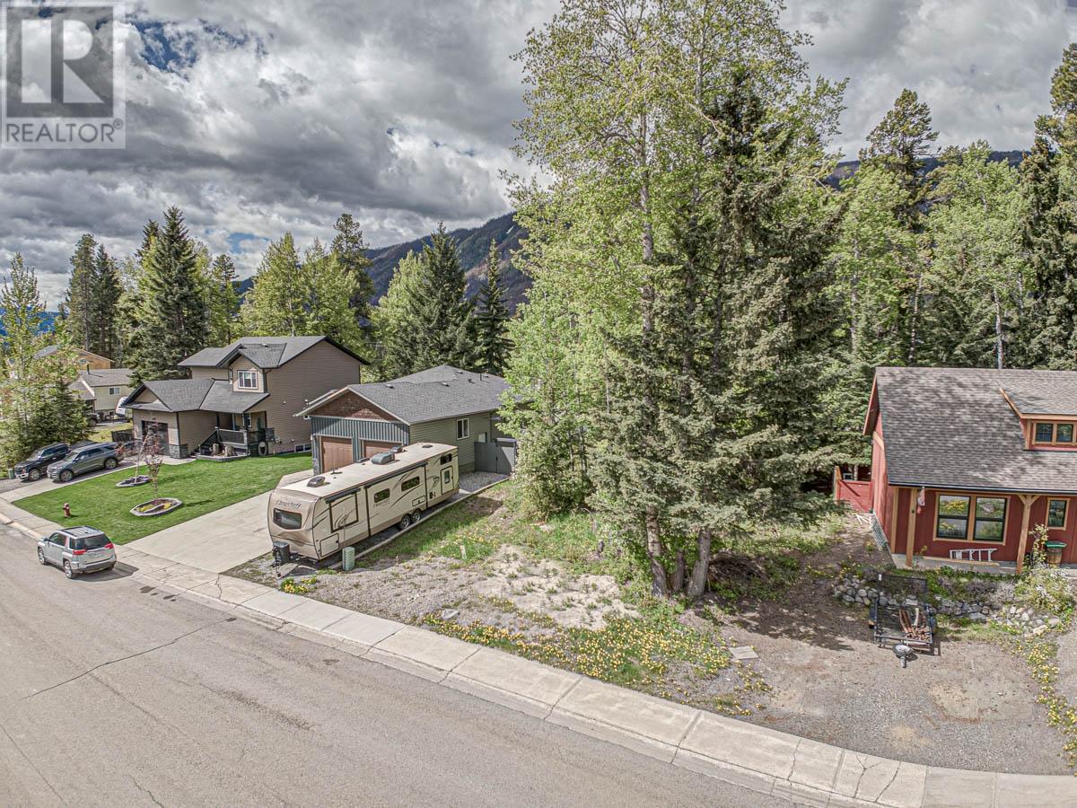 Photo 10 of 1323 Wildwood Drive, Sparwood BC