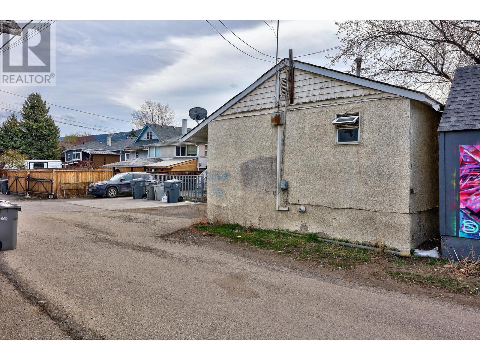 Photo 3 of 636 640 Battle Street, Kamloops BC