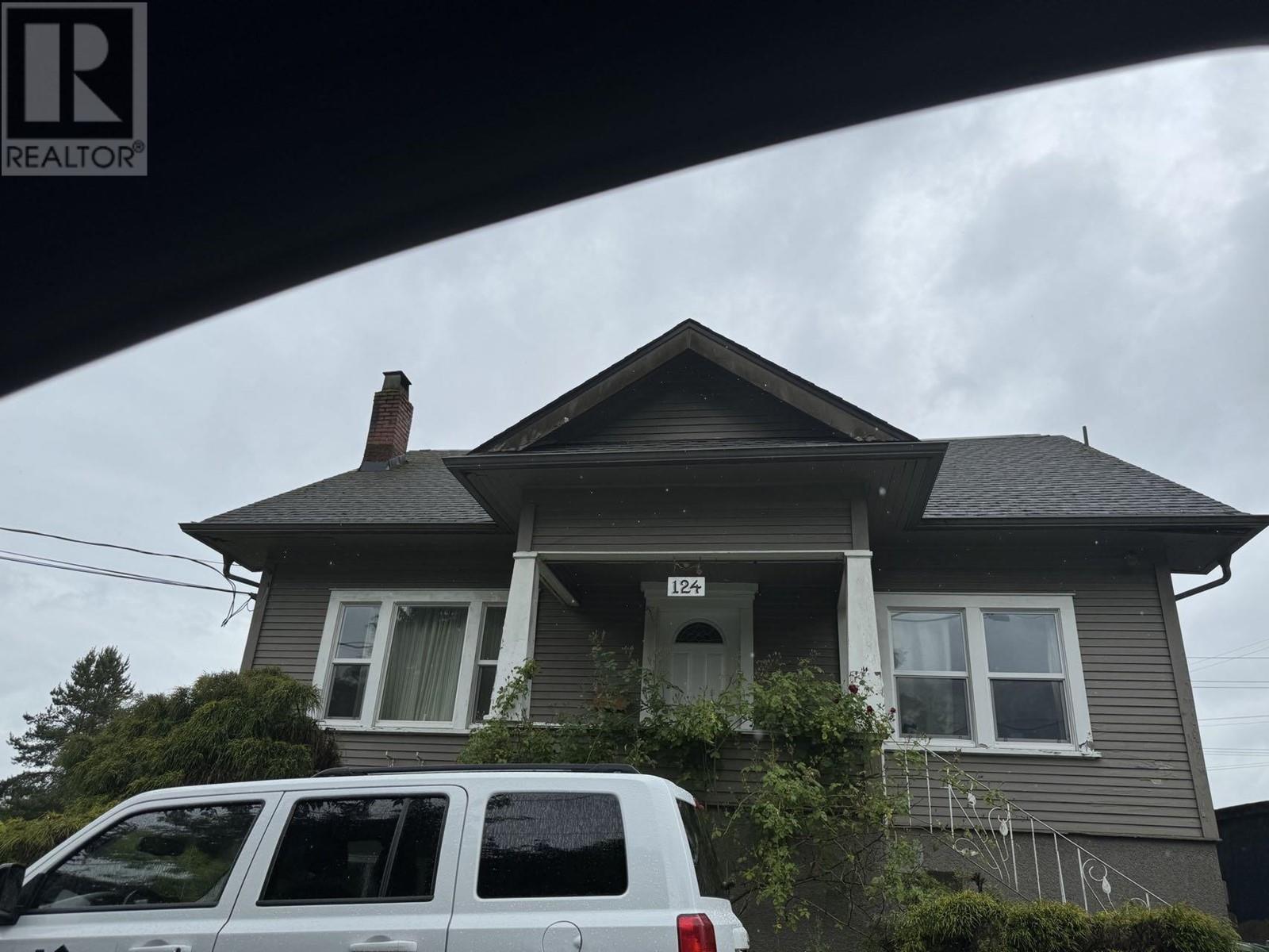 Photo 4 of 124 Mcinnes Street, New Westminster BC