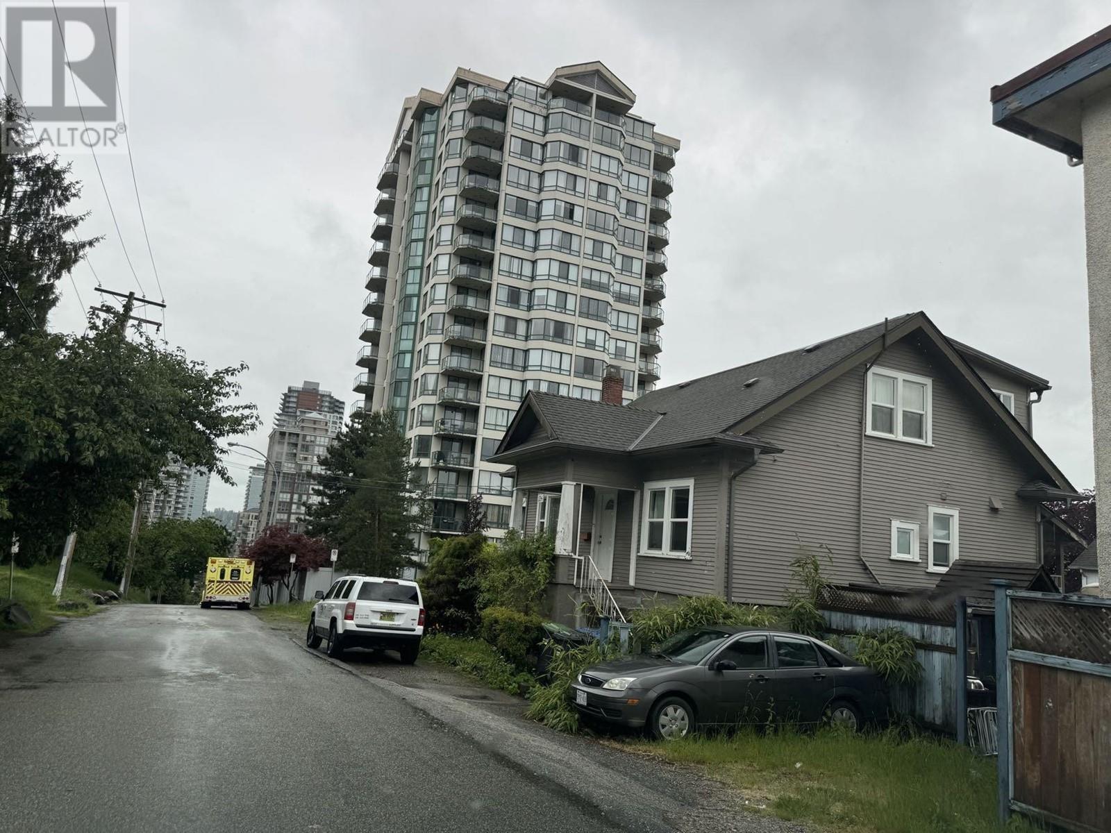 Photo 5 of 124 Mcinnes Street, New Westminster BC