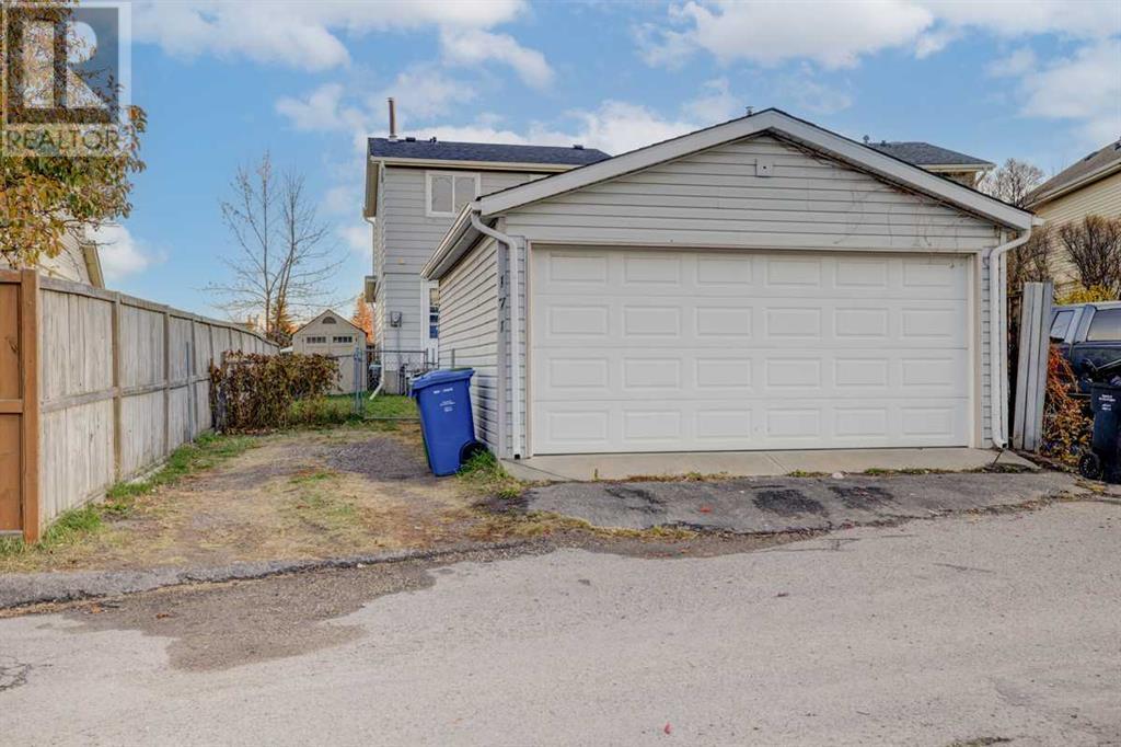 Single Family House for Sale in  Erin Woods Drive SE Erin Woods Calgary 