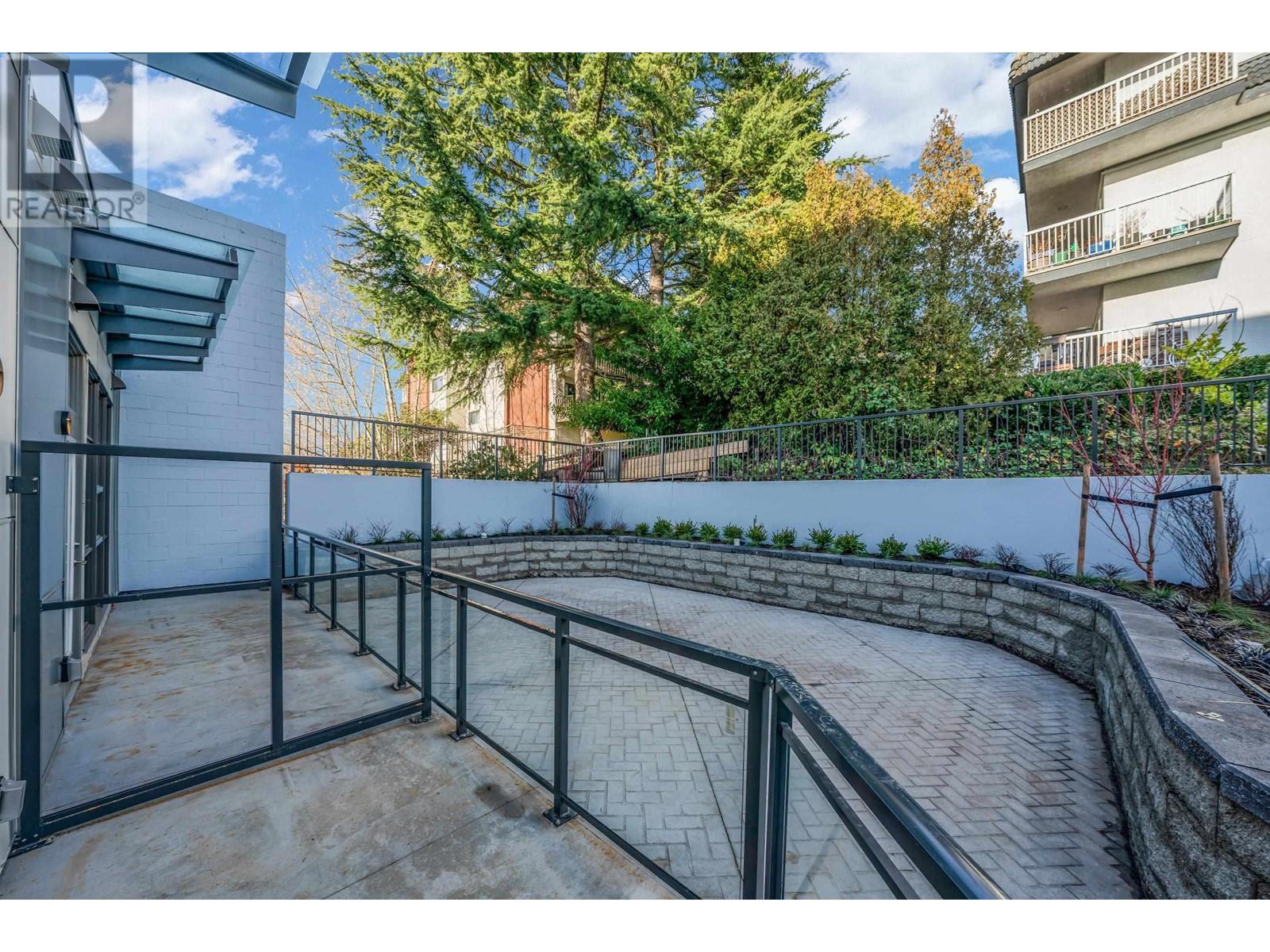 202 5535 HASTINGS STREET, Burnaby