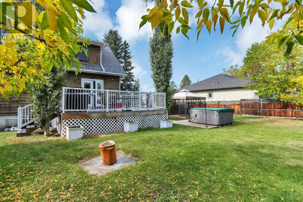 Single Family House for Sale in   Avenue Mountview Red Deer 