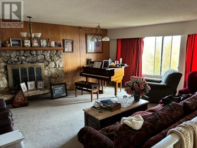  1040 Sunnyside Road, West Kelowna