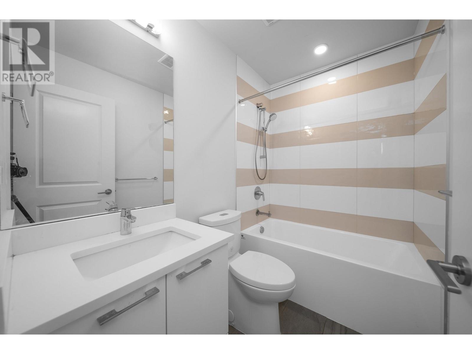 #65-10311 RIVER Drive, Richmond
