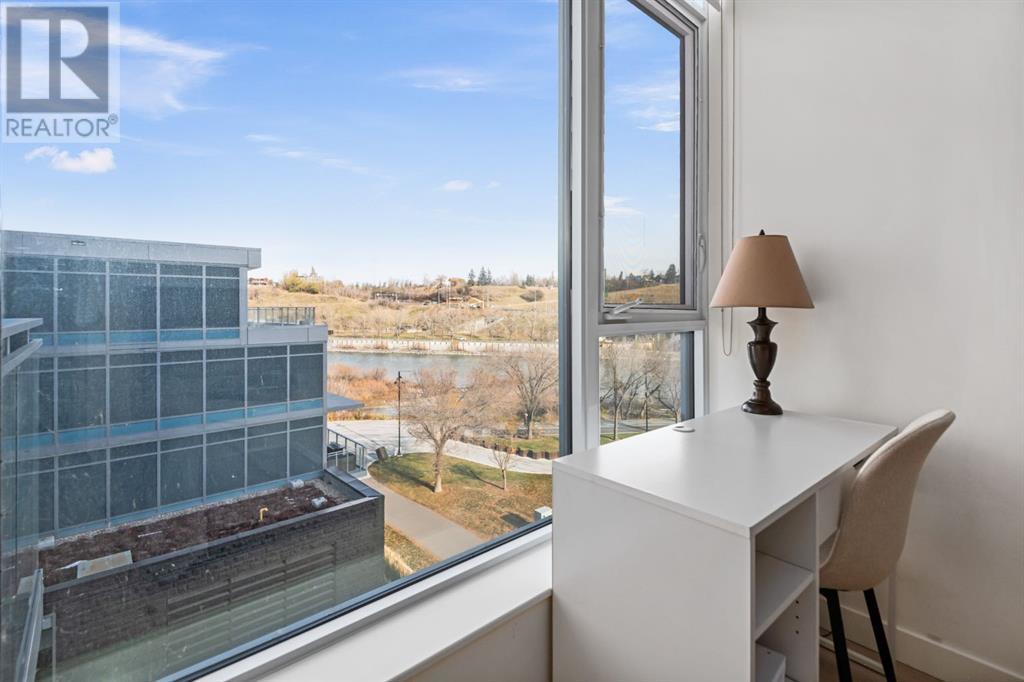 Single Family House High rise for Sale in   Waterfront Court SW Chinatown Calgary 