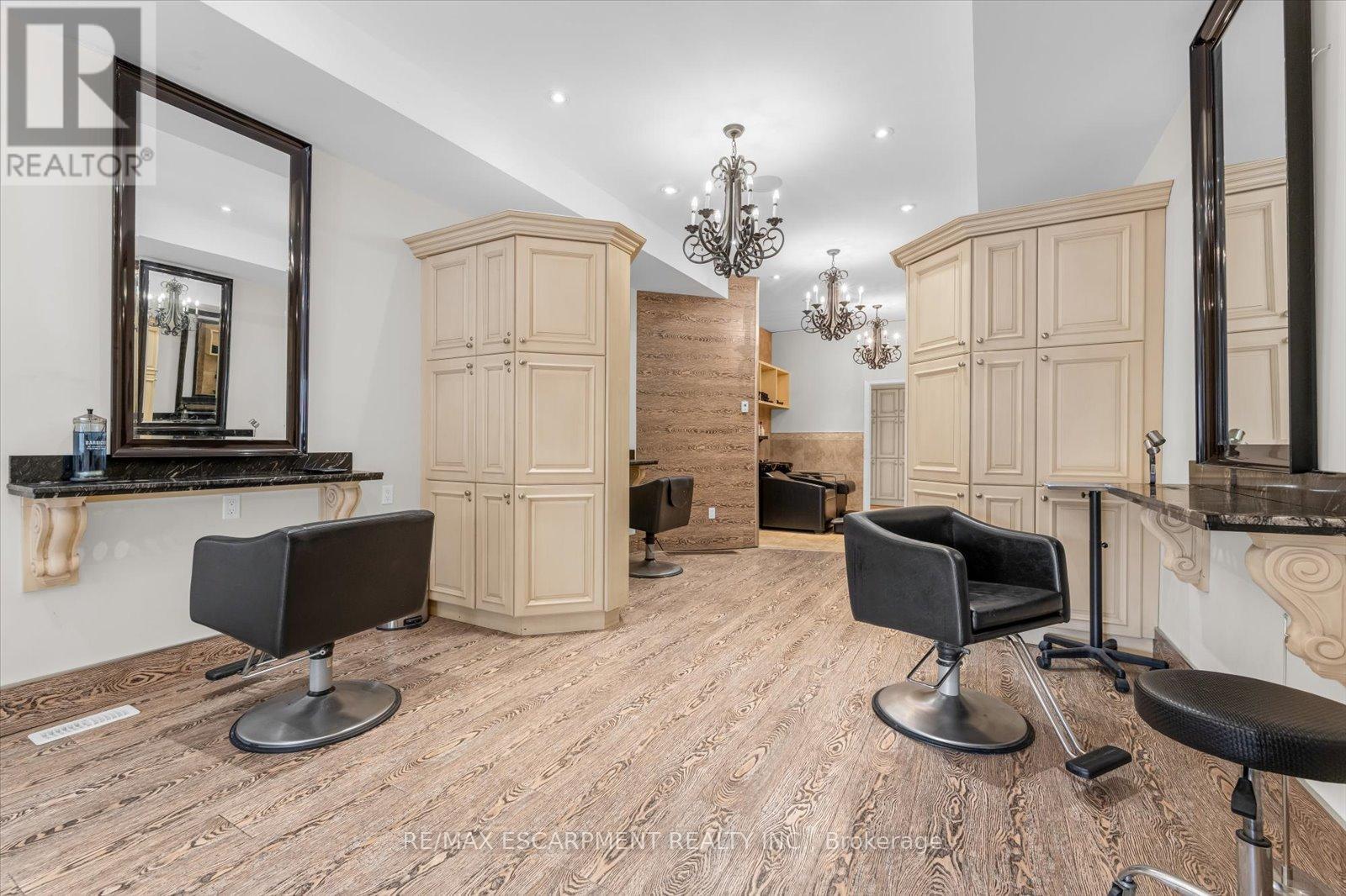 Photo 24 of 1261 Main Street E, Hamilton ON
