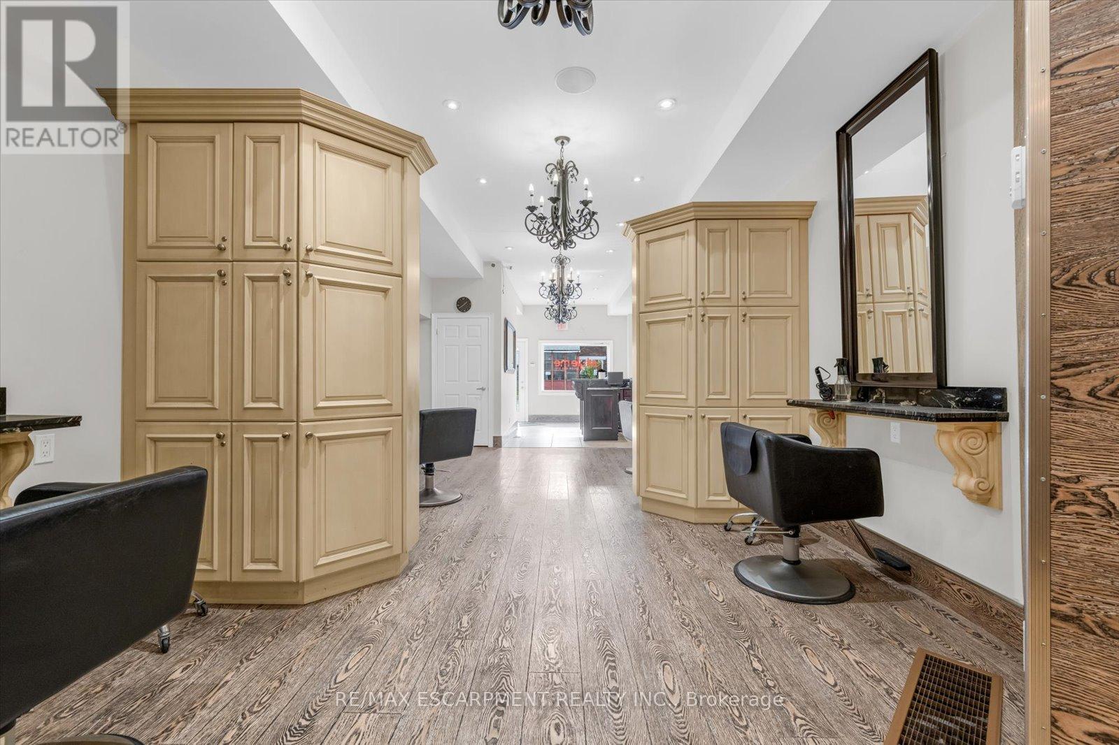Photo 35 of 1261 Main Street E, Hamilton ON