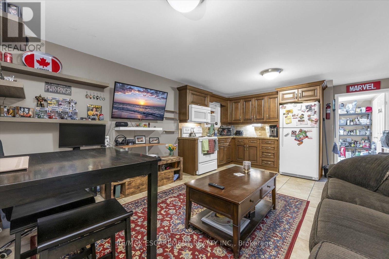 Photo 8 of 1261 Main Street E, Hamilton ON