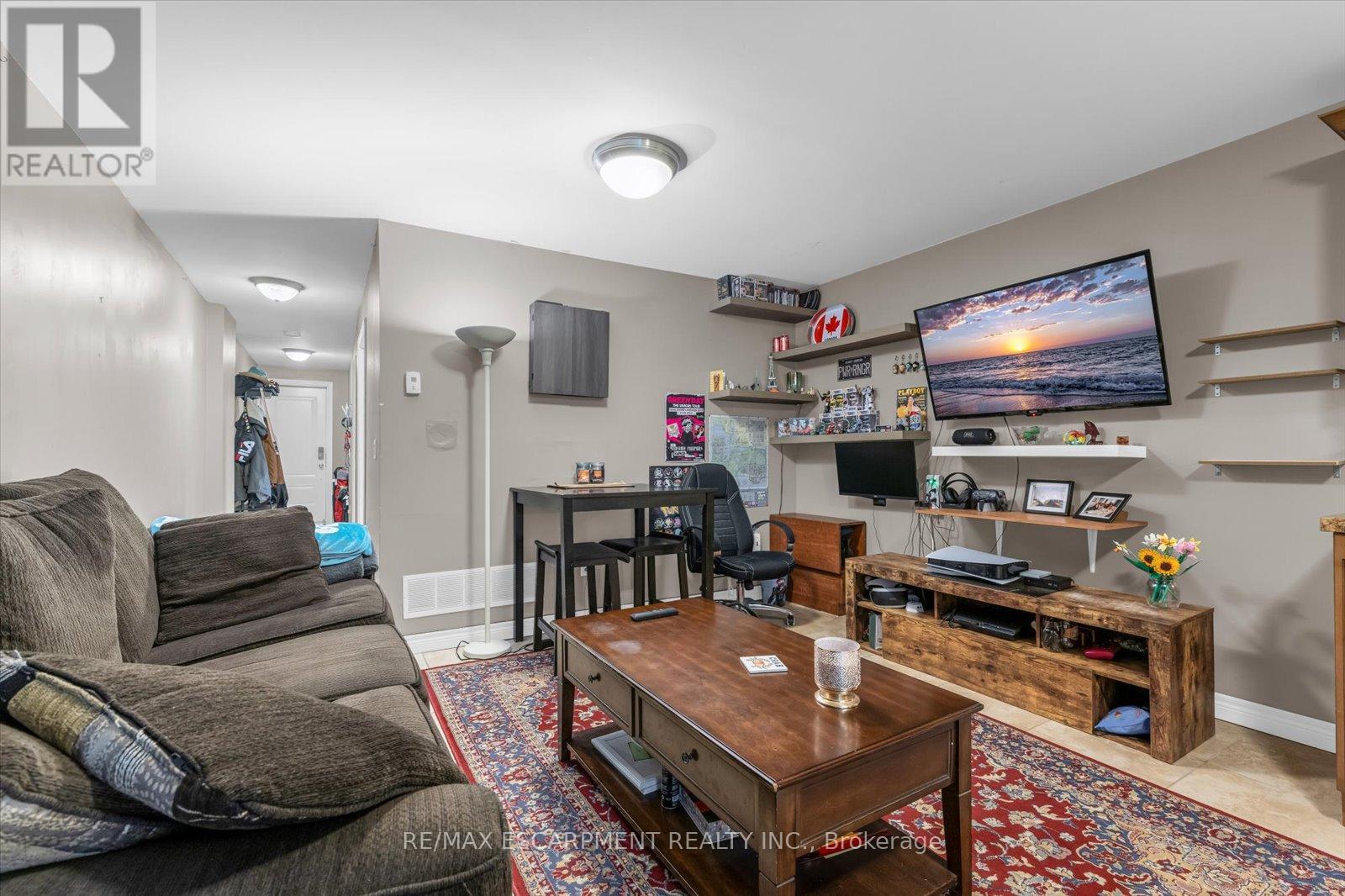 Photo 27 of 1261 Main Street E, Hamilton ON