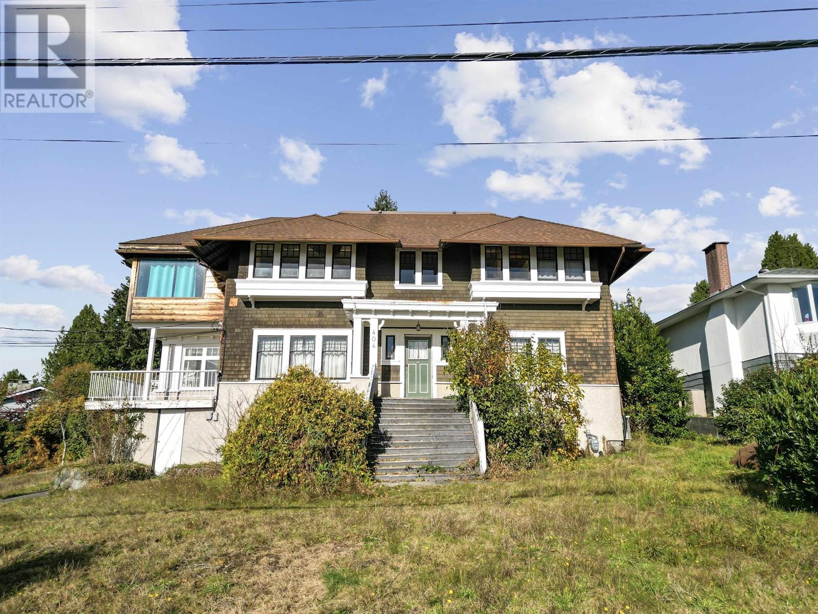 404 SOMERSET STREET, North Vancouver