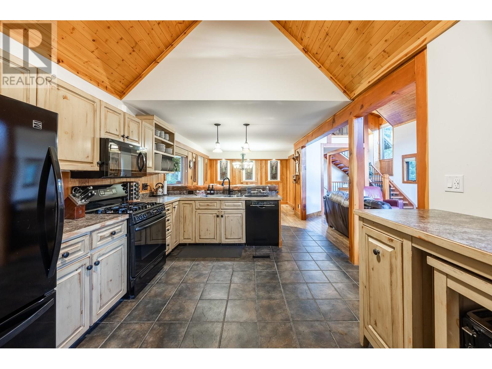 4516 TIMBERLINE Crescent, Fernie
