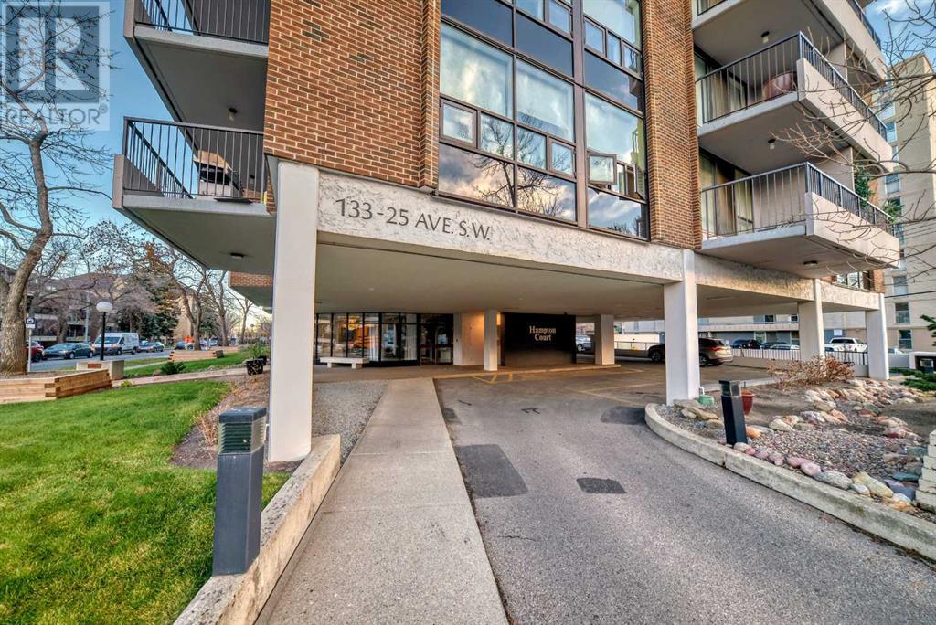 Single Family House High rise for Sale in B   Avenue SW Mission Calgary 