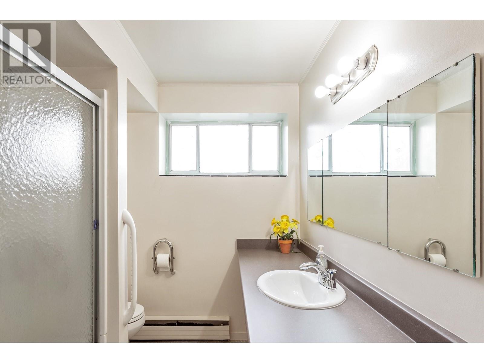 Photo 15 of 4044 Parker Street, Burnaby BC