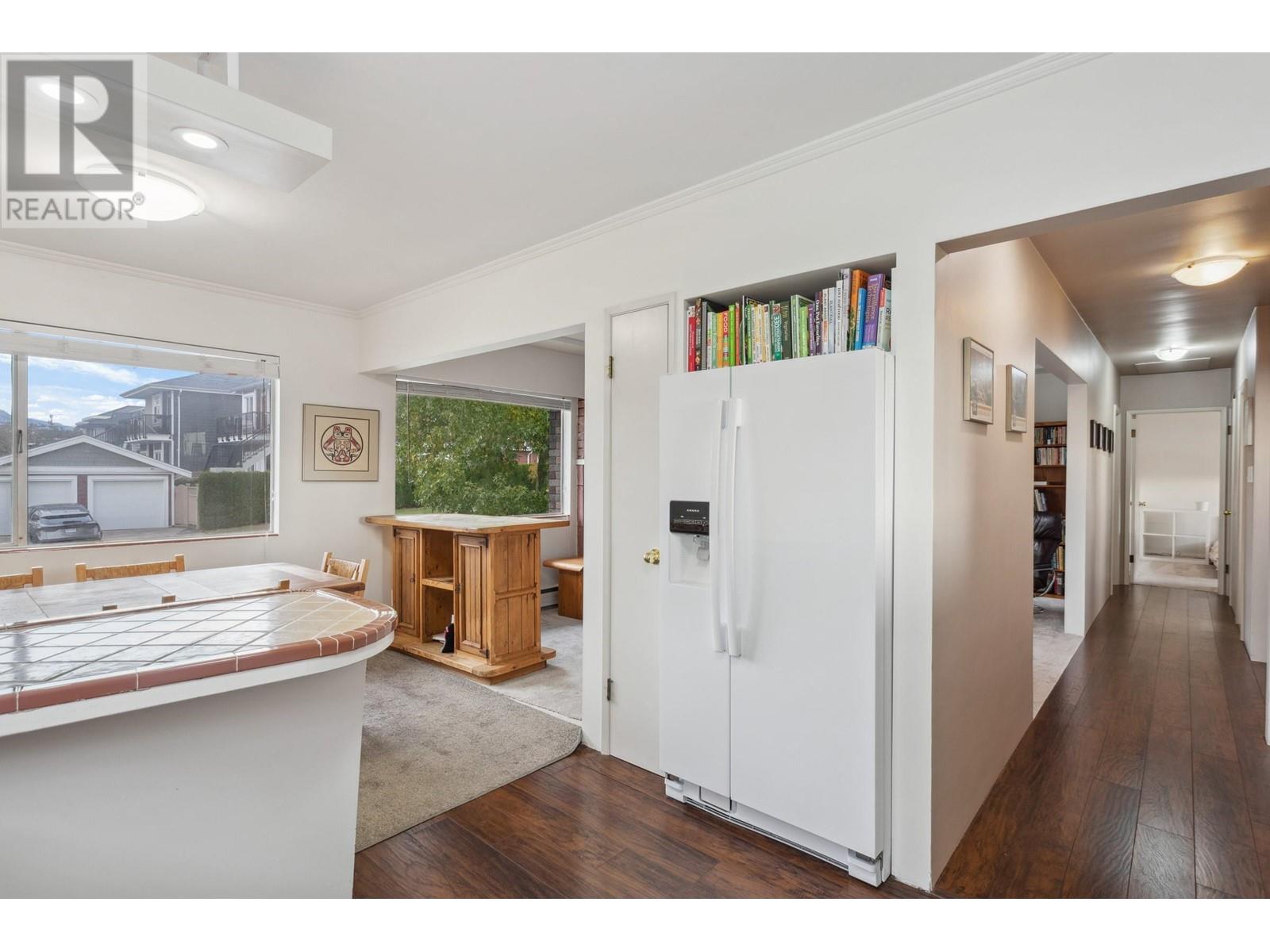 Photo 9 of 4044 Parker Street, Burnaby BC