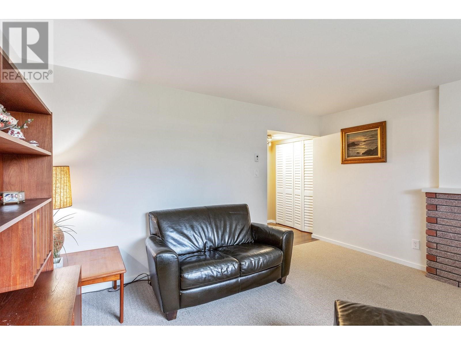 Photo 22 of 4044 Parker Street, Burnaby BC