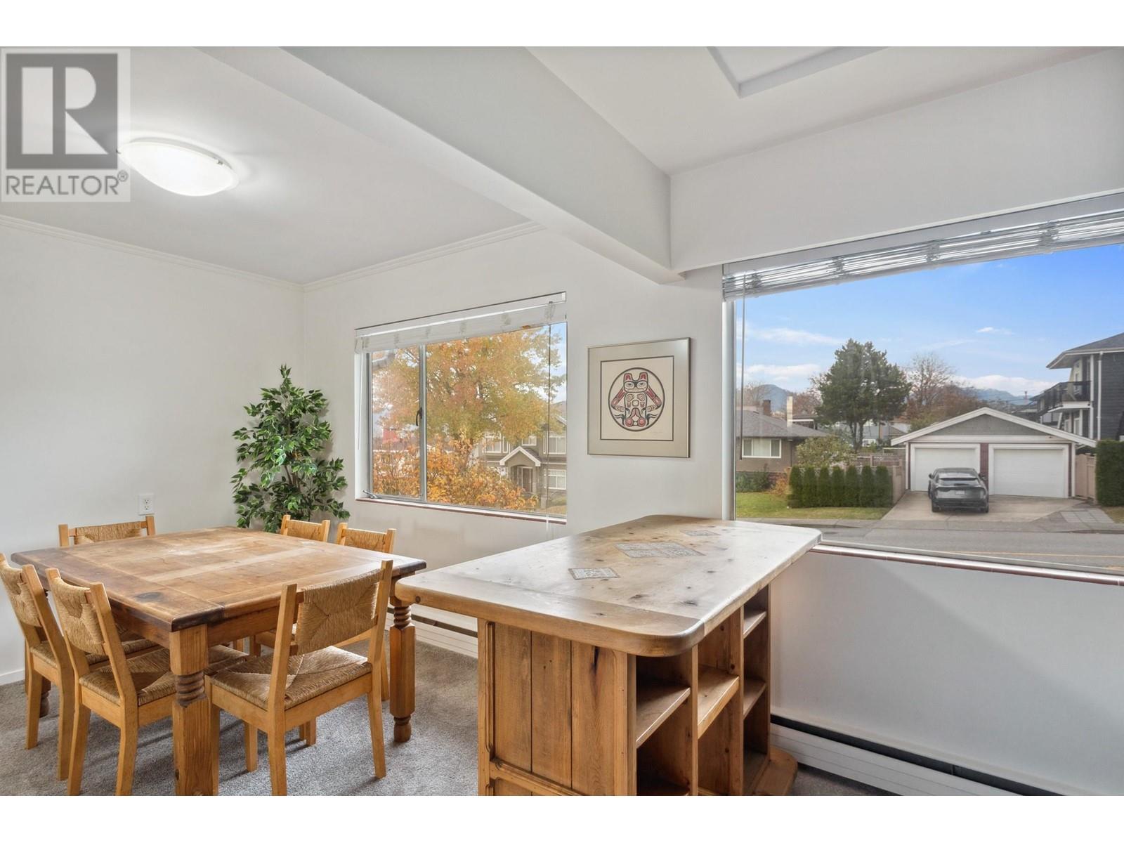 Photo 6 of 4044 Parker Street, Burnaby BC
