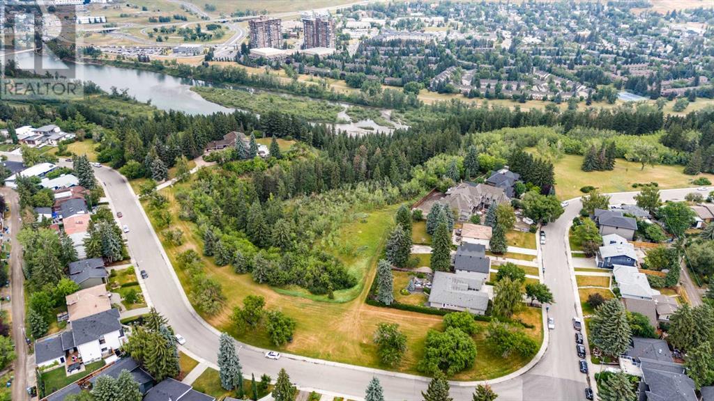 Single Family House 4 Level for Sale in  Woodlark Drive SW Wildwood Calgary 