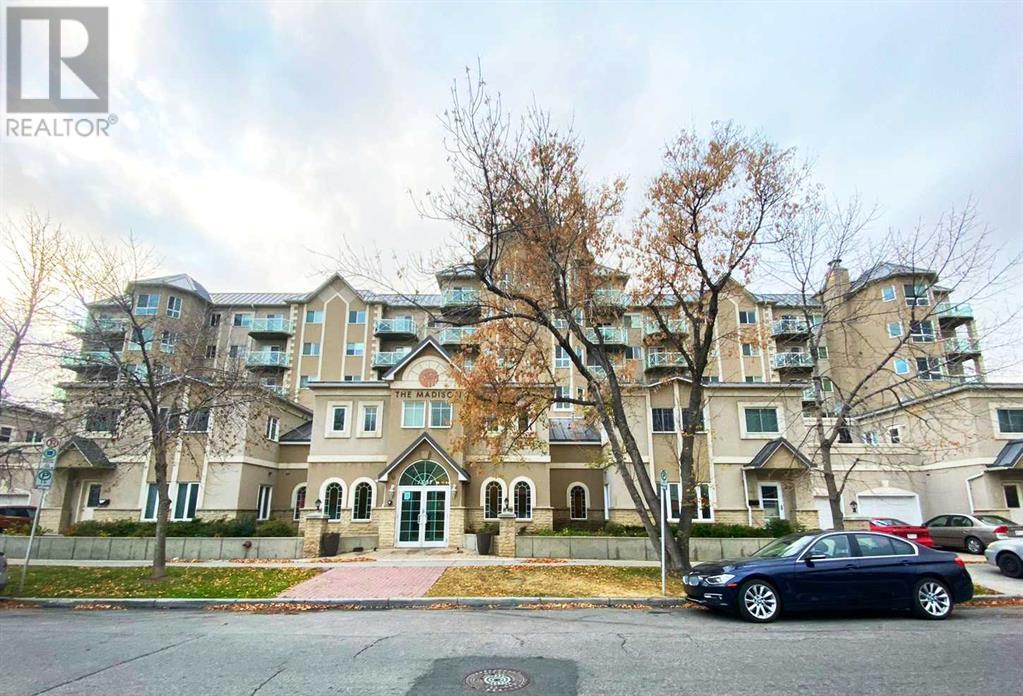 Single Family House High rise for Sale in   Centre A Street NE Crescent Heights Calgary 