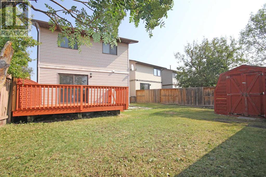 Single Family House for Sale in  Bedfield Close NE Beddington Heights Calgary 