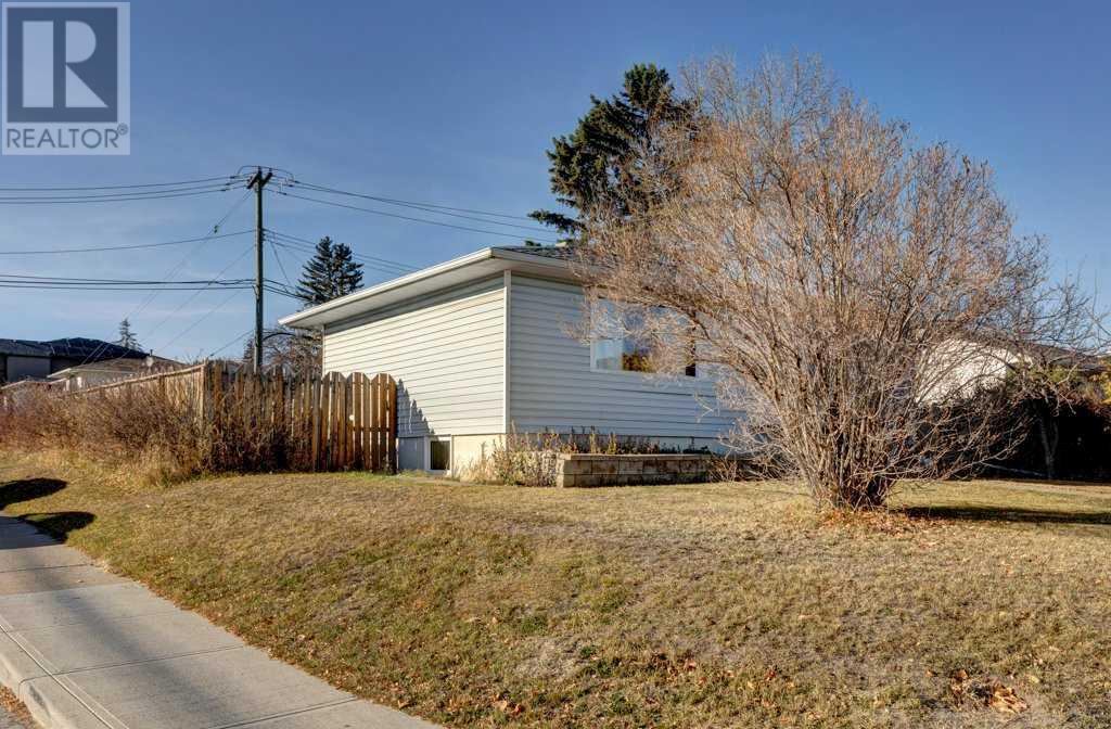 Single Family House Bungalow for Sale in  Poplar Road SW Spruce Cliff Calgary 