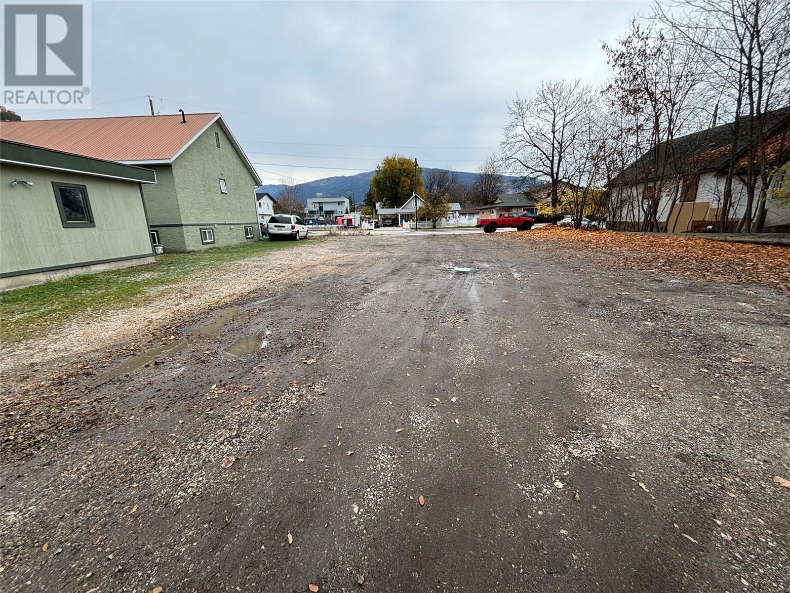 Photo 3 of 4000 29 Street, Vernon BC