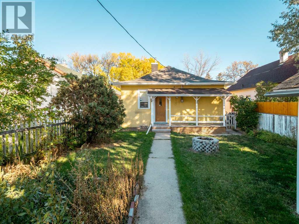 Single Family House Bungalow for Sale in   Avenue S Victoria Park Lethbridge 