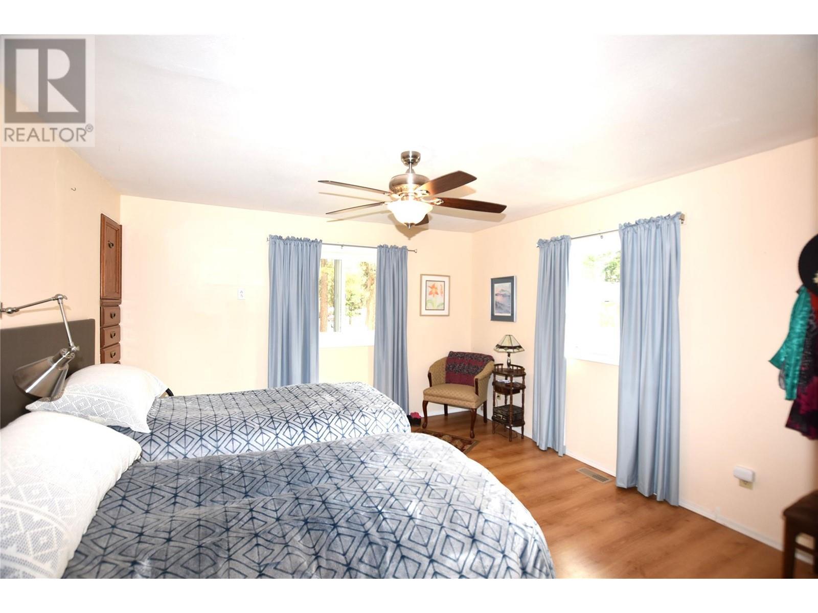  415 Hummingbird Avenue, Vernon