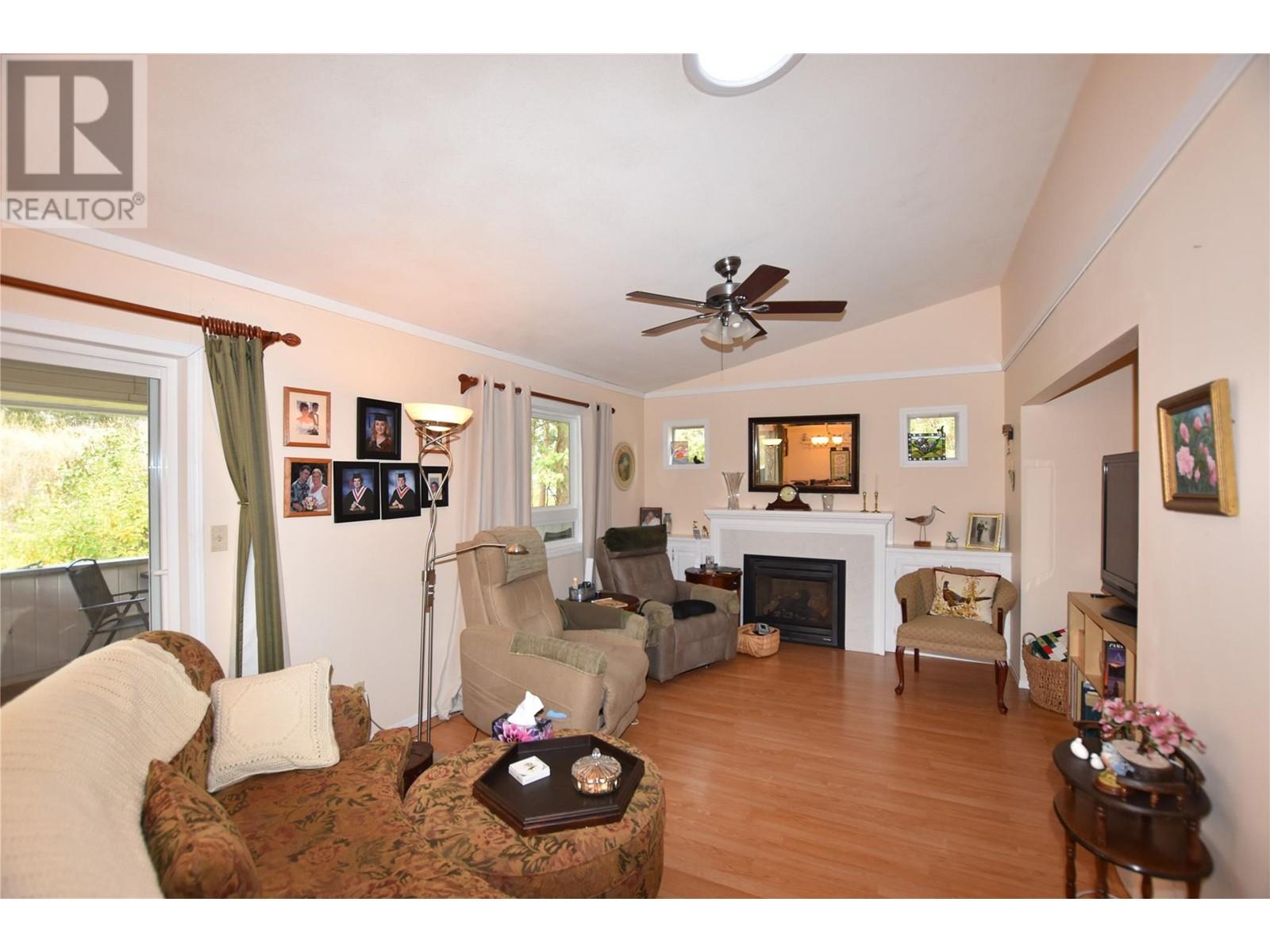  415 Hummingbird Avenue, Vernon