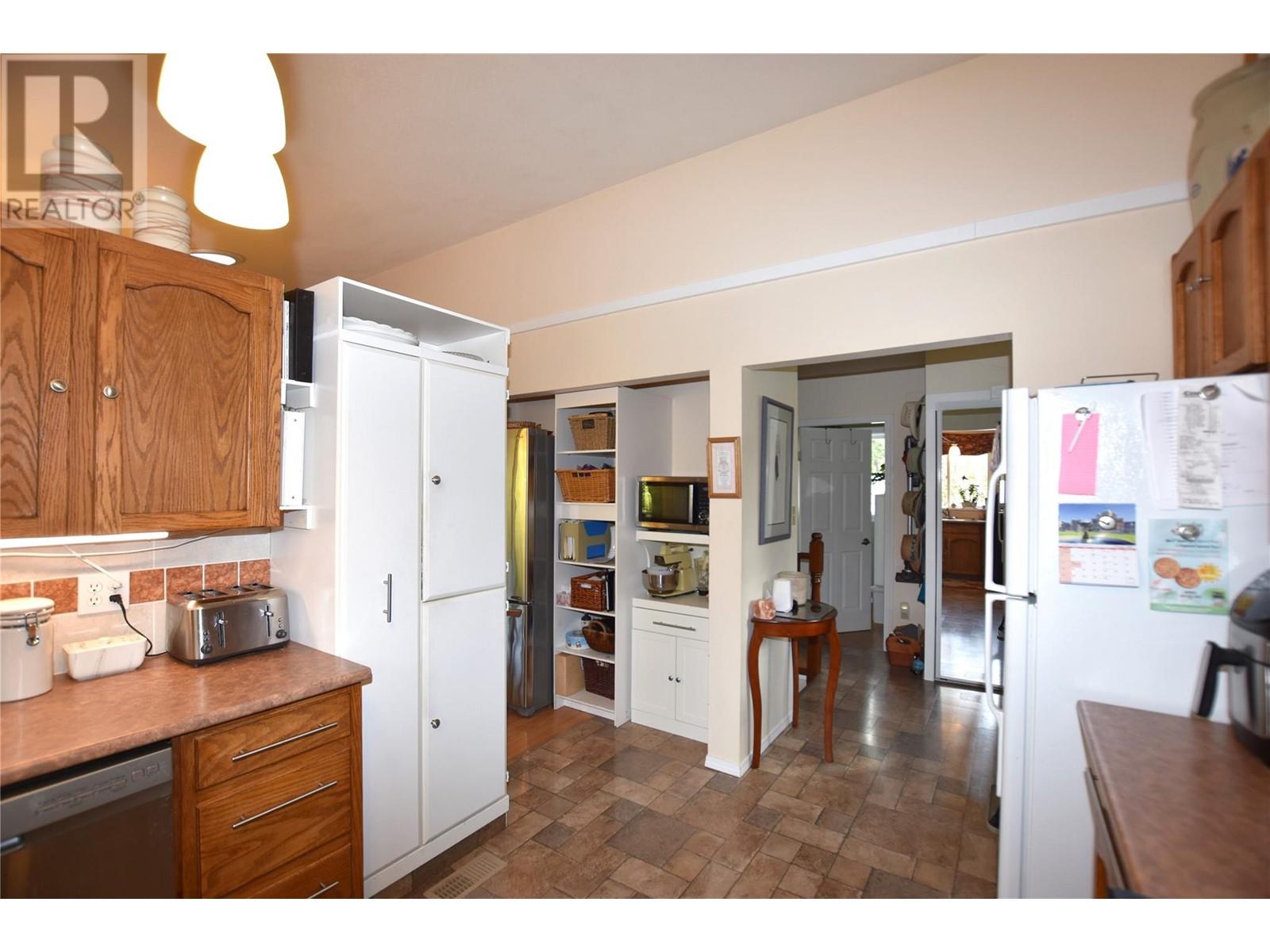  415 Hummingbird Avenue, Vernon