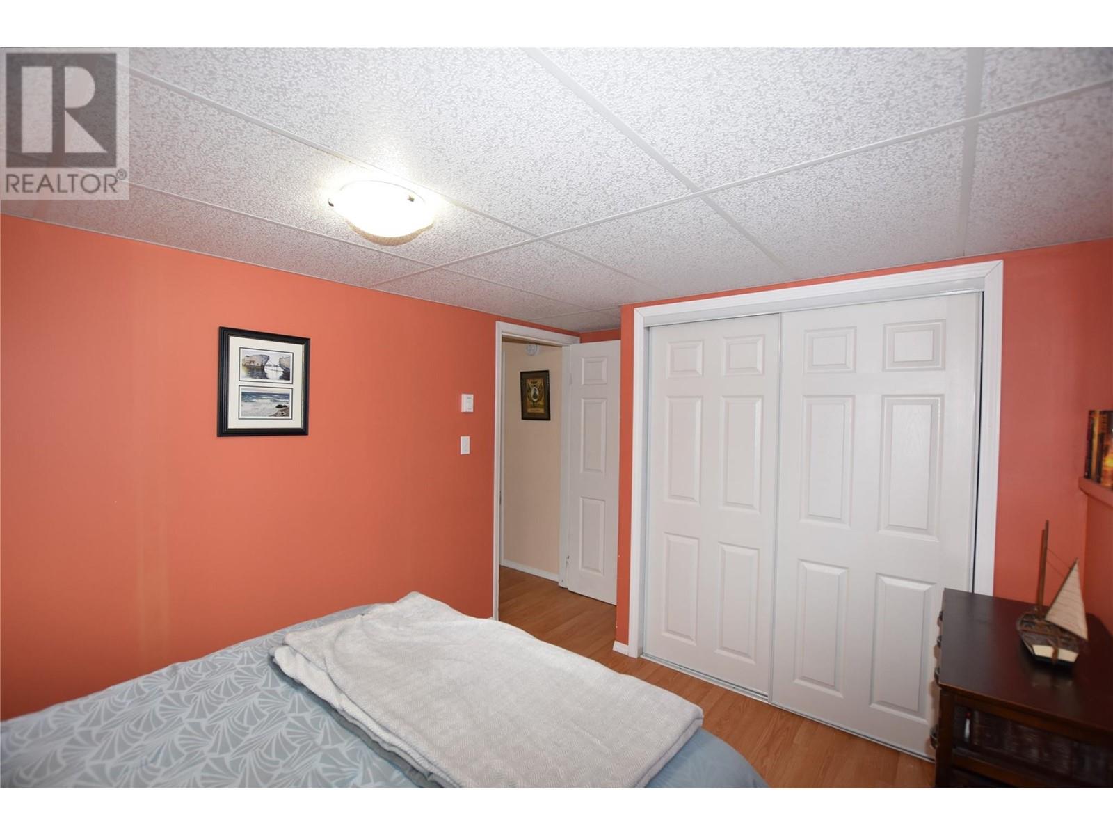  415 Hummingbird Avenue, Vernon