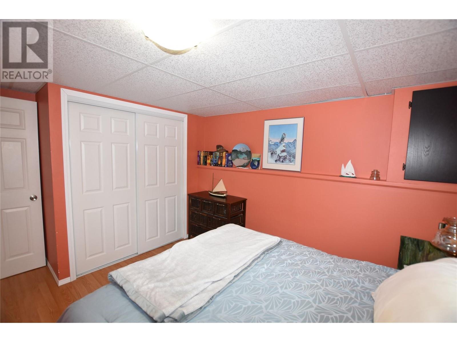  415 Hummingbird Avenue, Vernon