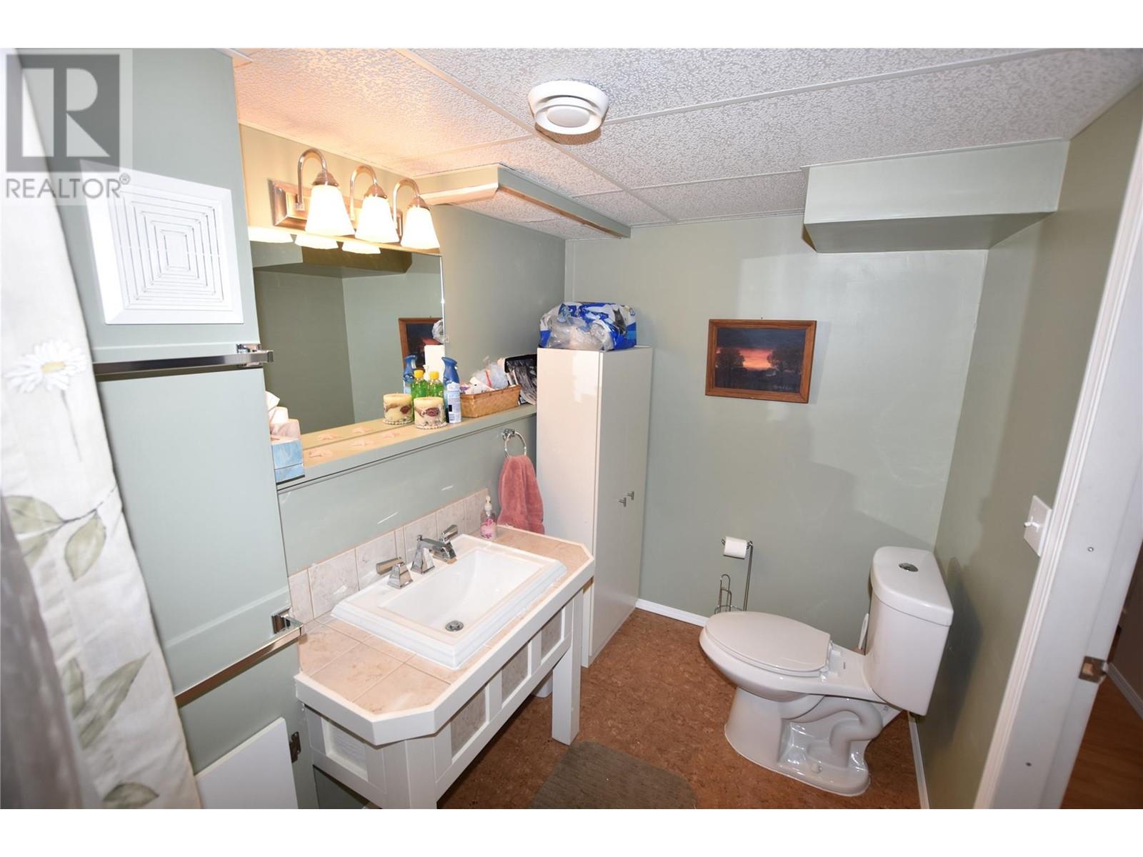  415 Hummingbird Avenue, Vernon