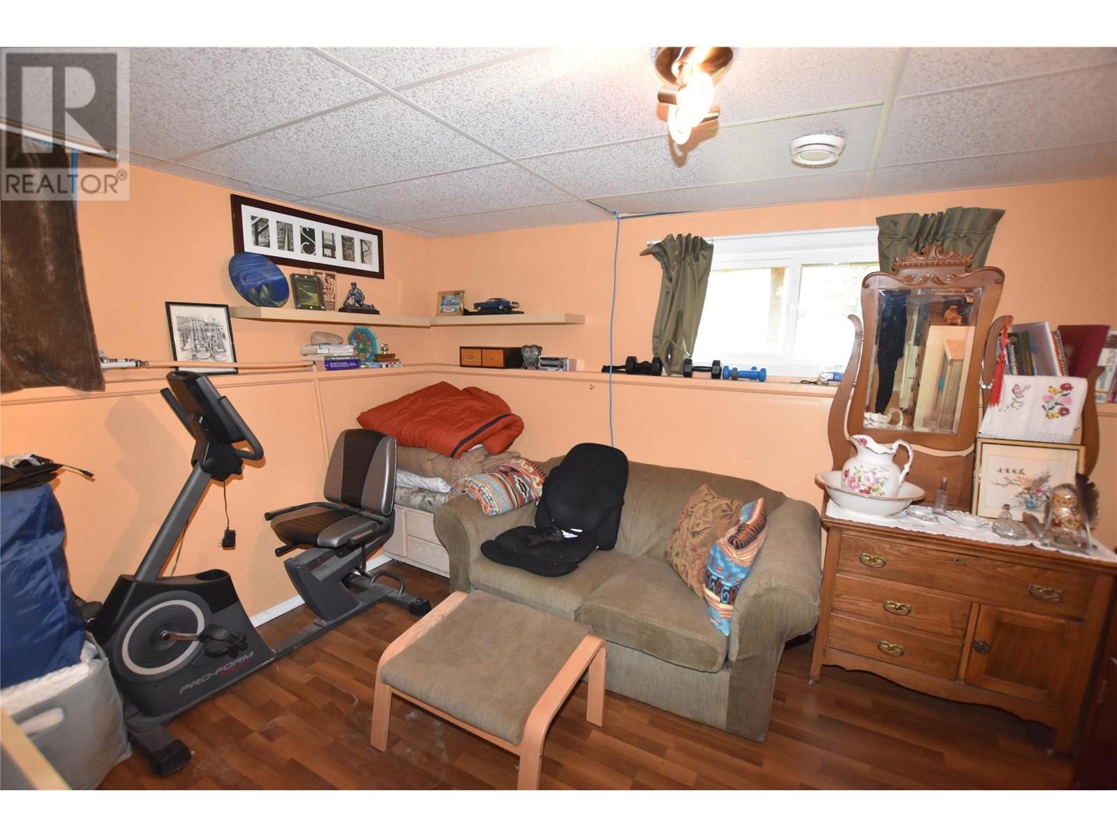 415 Hummingbird Avenue, Vernon