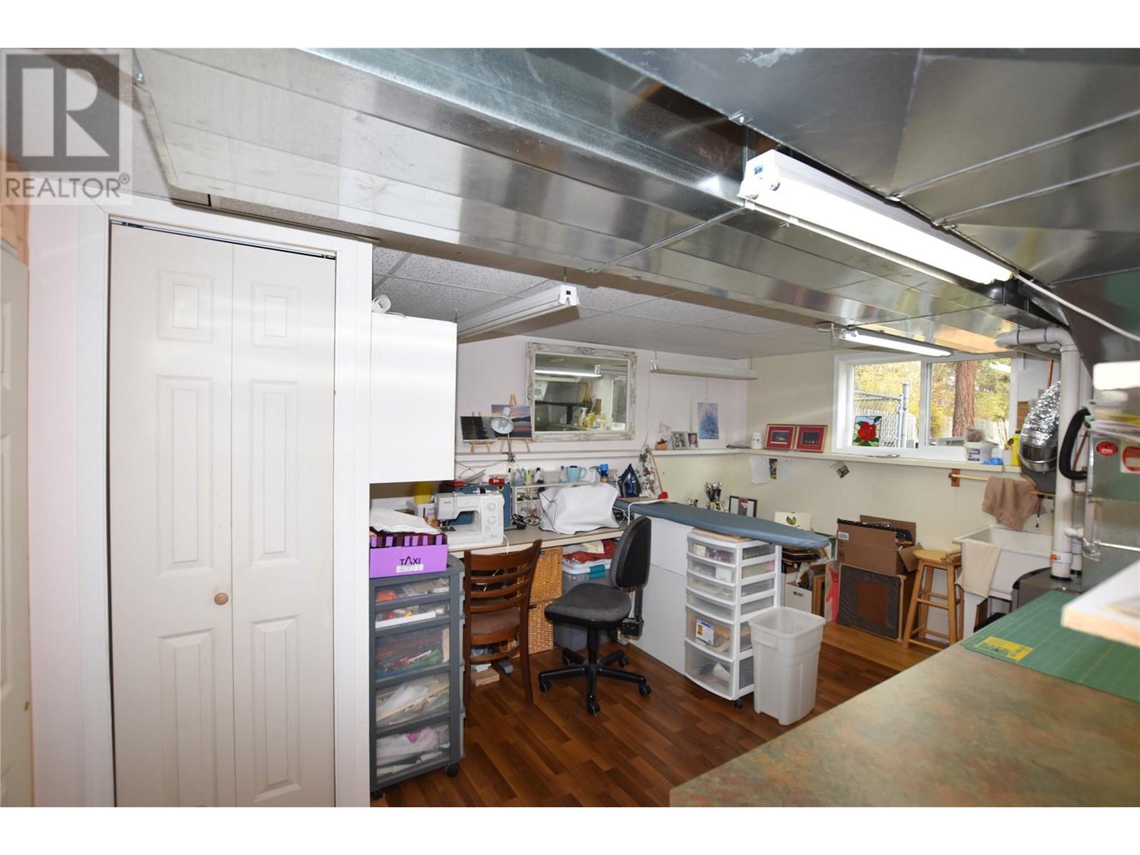  415 Hummingbird Avenue, Vernon
