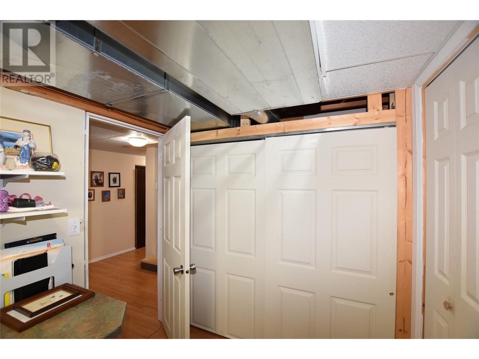  415 Hummingbird Avenue, Vernon