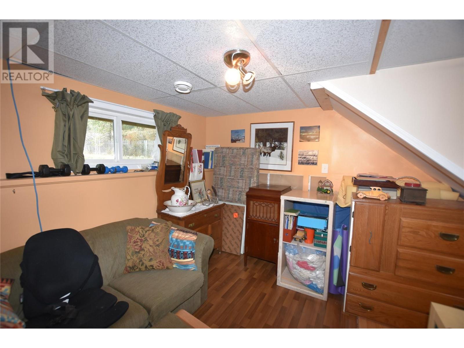  415 Hummingbird Avenue, Vernon