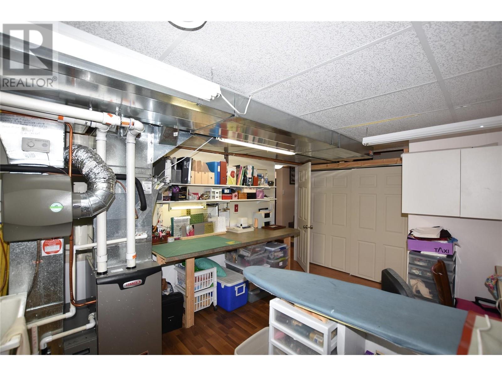  415 Hummingbird Avenue, Vernon