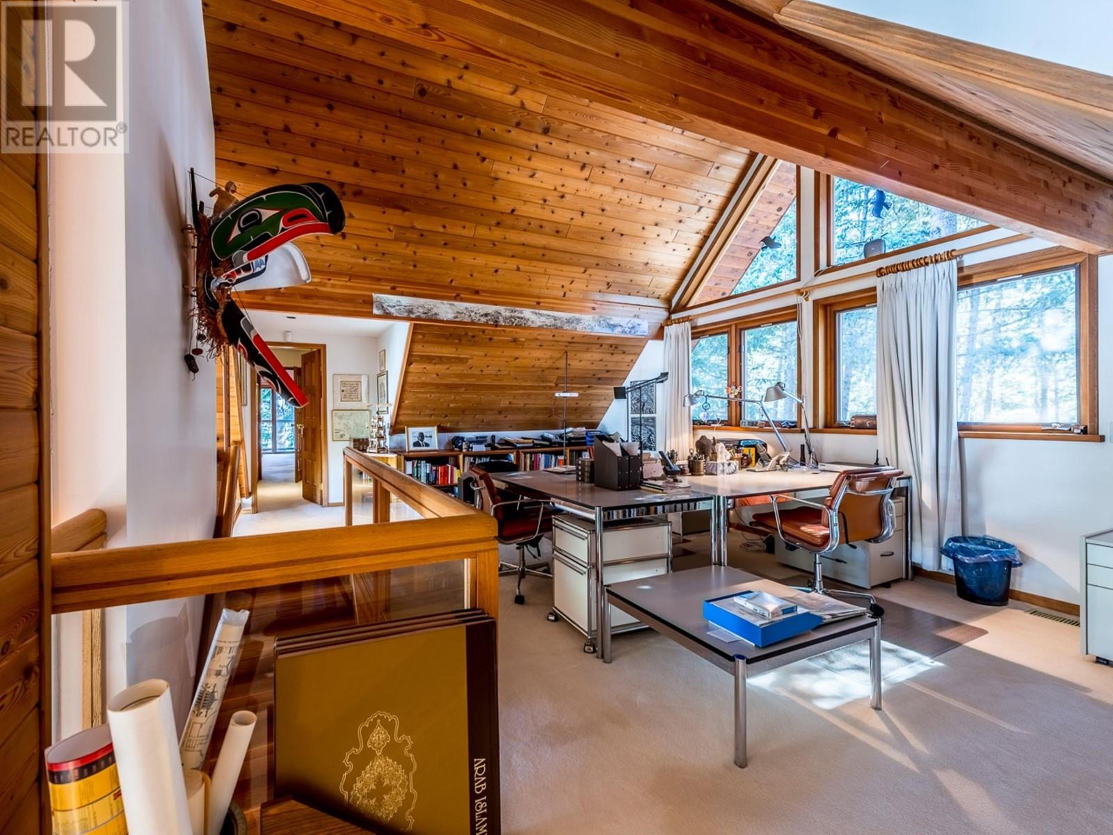 6663 SVEN ROAD, Horse Lake