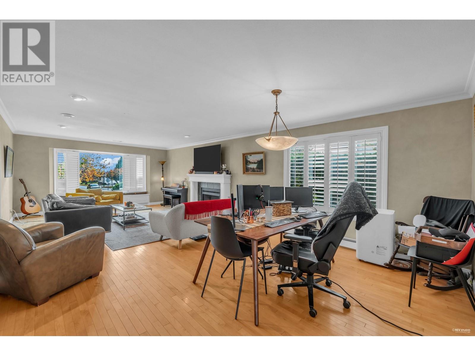 Photo 8 of 195 W 45th Avenue, Vancouver BC