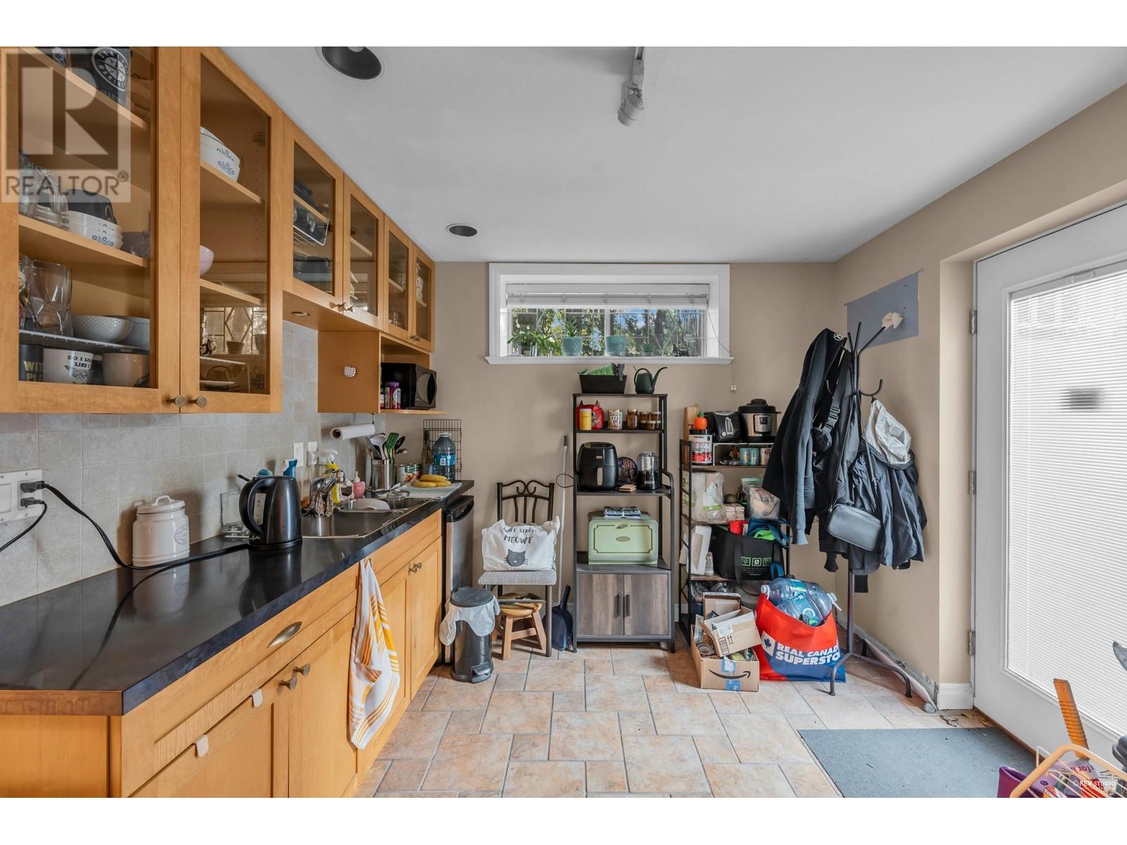 Photo 17 of 195 W 45th Avenue, Vancouver BC