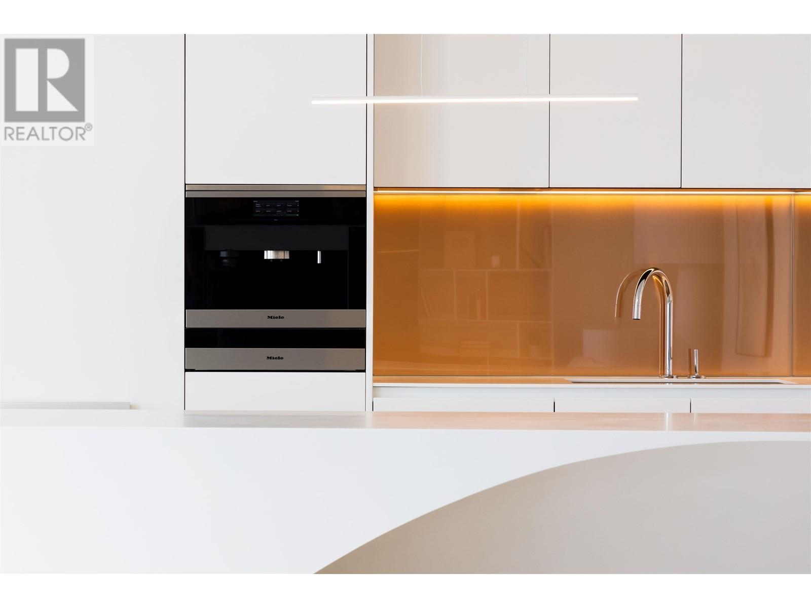 PH5 1480 HOWE STREET, Vancouver