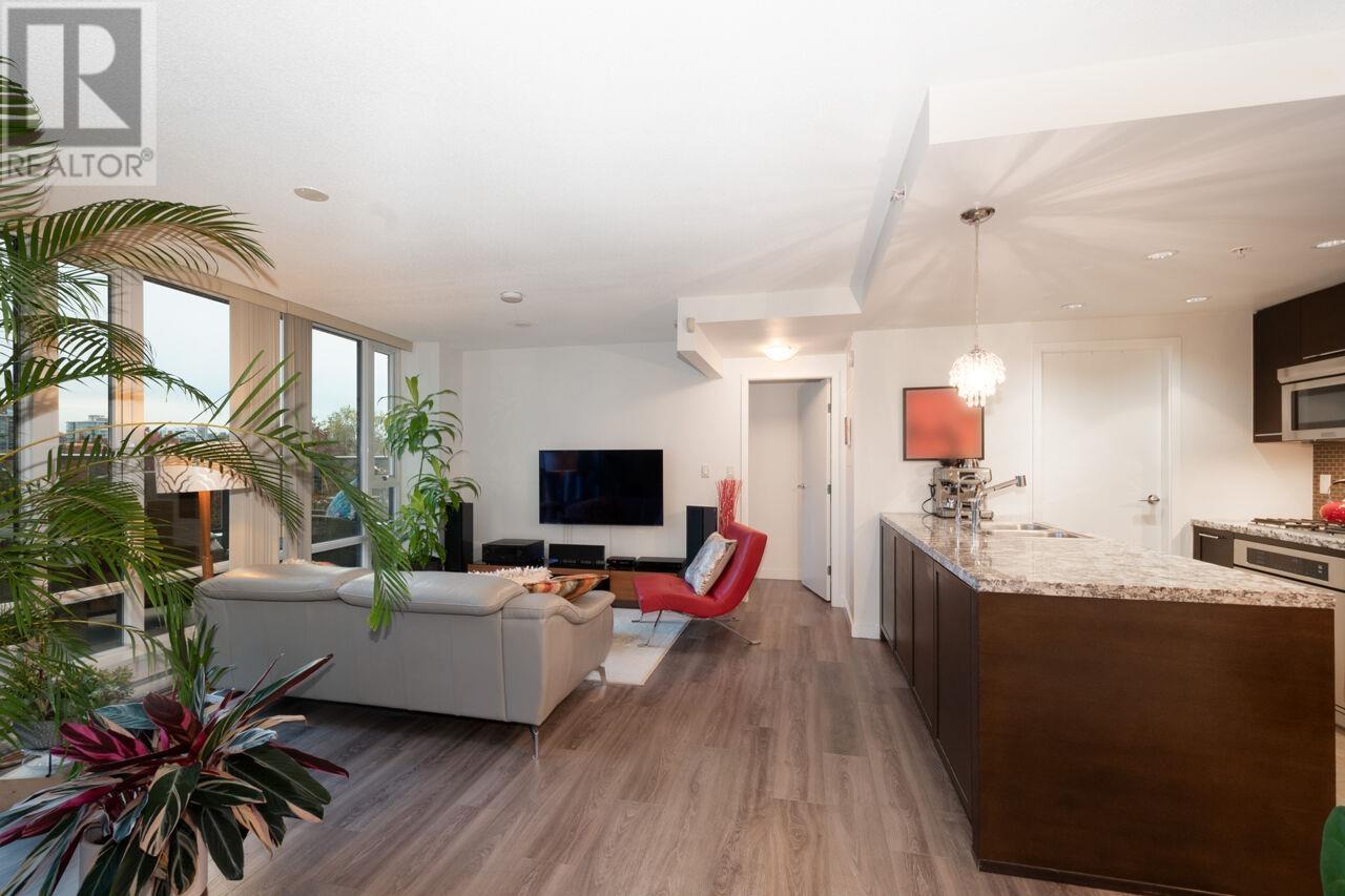 303 918 COOPERAGE WAY, Vancouver