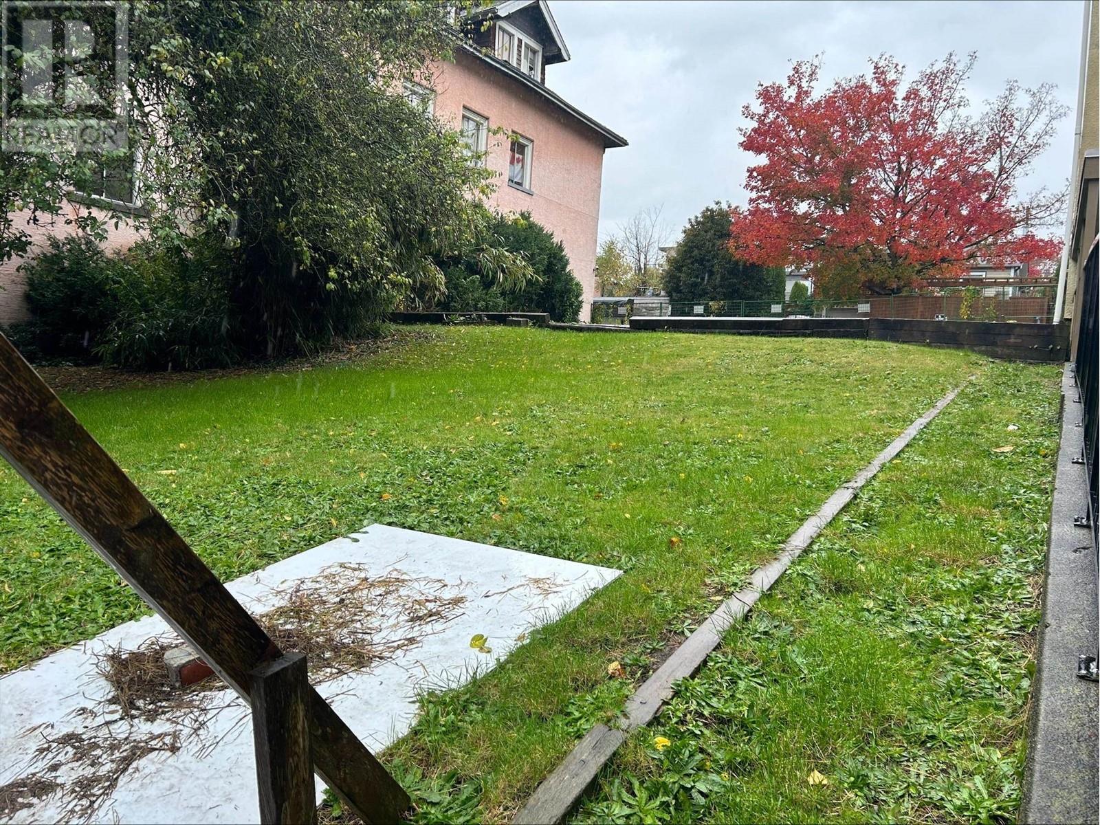 1113 SIXTH AVENUE - Photo 3 of 6, New Westminster, British Columbia