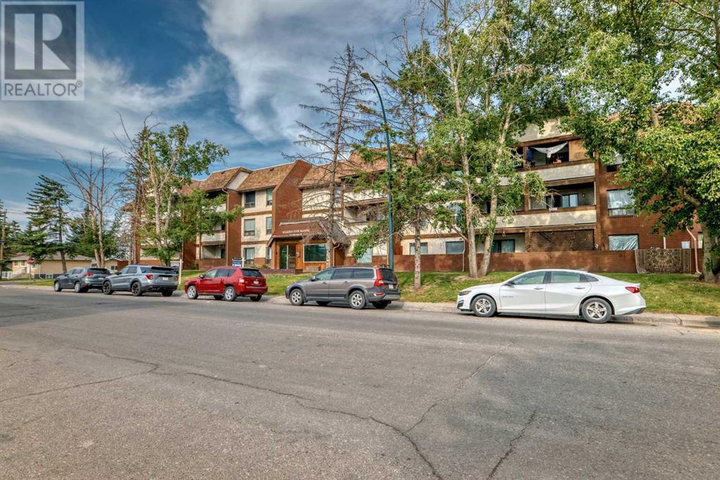 302, 1712 38 Street SE, Calgary, Alberta