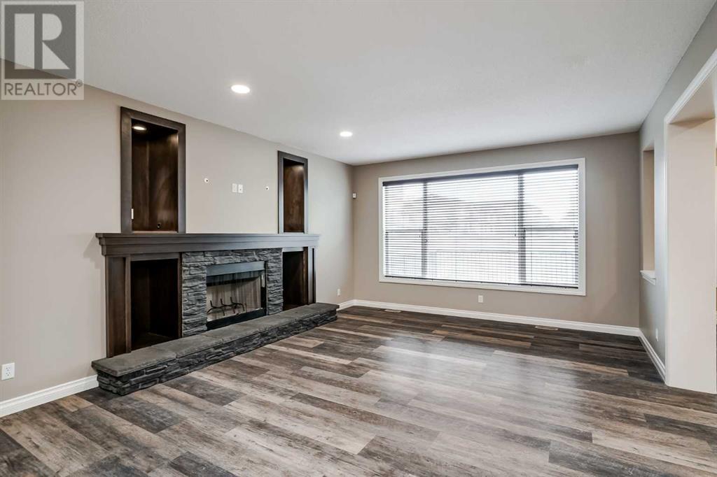 Single Family House for Sale in  Evanspark Circle NW Evanston Calgary 