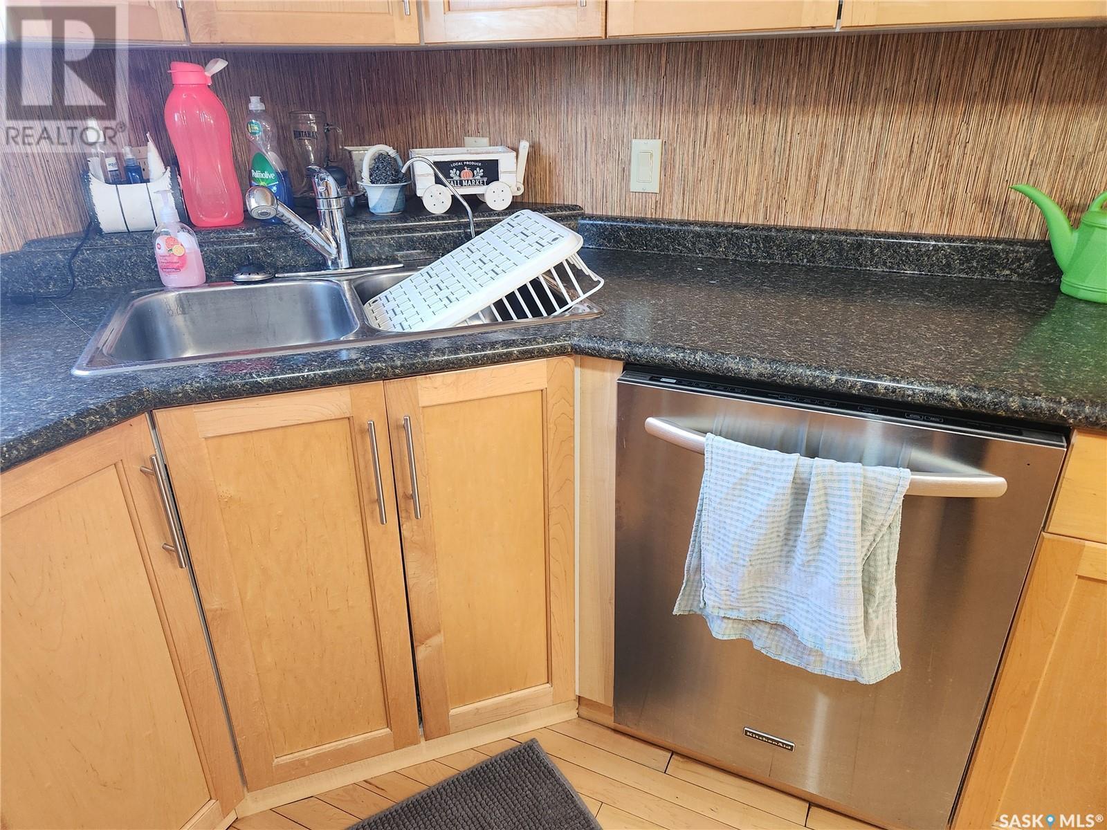 Photo 11 of 309 4th Street W, Nipawin SK